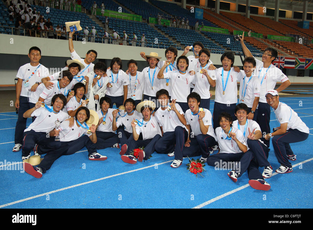 Japan Soccer Teamgruppe nach der 26. Sommer-Universiade 2011 Shenzhen Herren-Finale zwischen Japan 2: 0-Großbritannien. Stockfoto