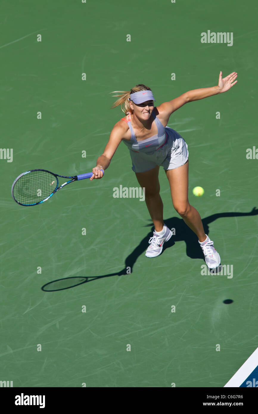 Maria Sharapova (RUS) im Wettbewerb bei den 2011 US Open Tennis. Stockfoto
