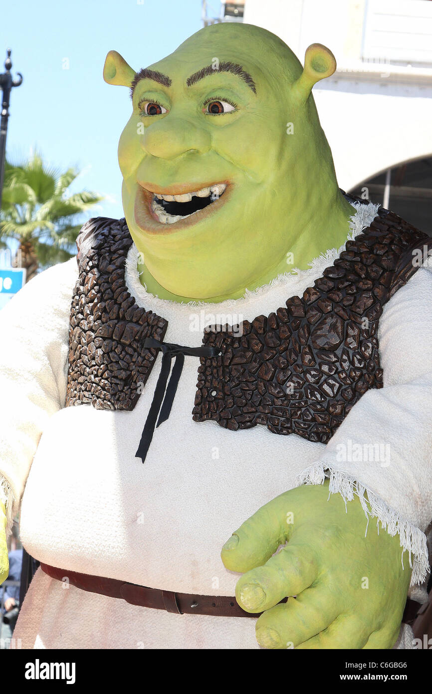 Shrek ist mit dem 2408th Stern auf der Hollywood Walk of
