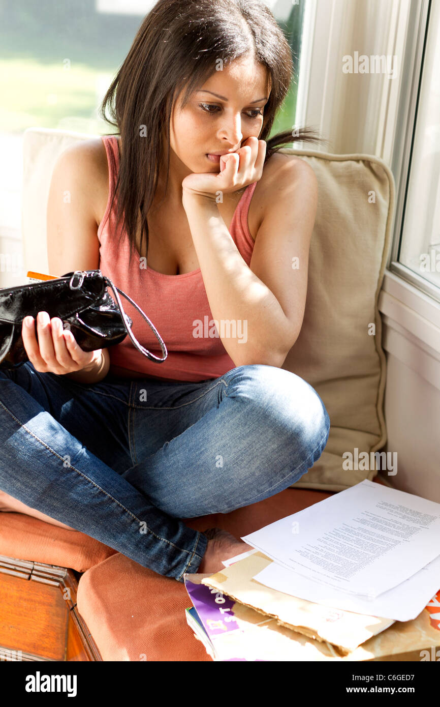 Schüler, die Kontrolle der Finanzen Stockfoto