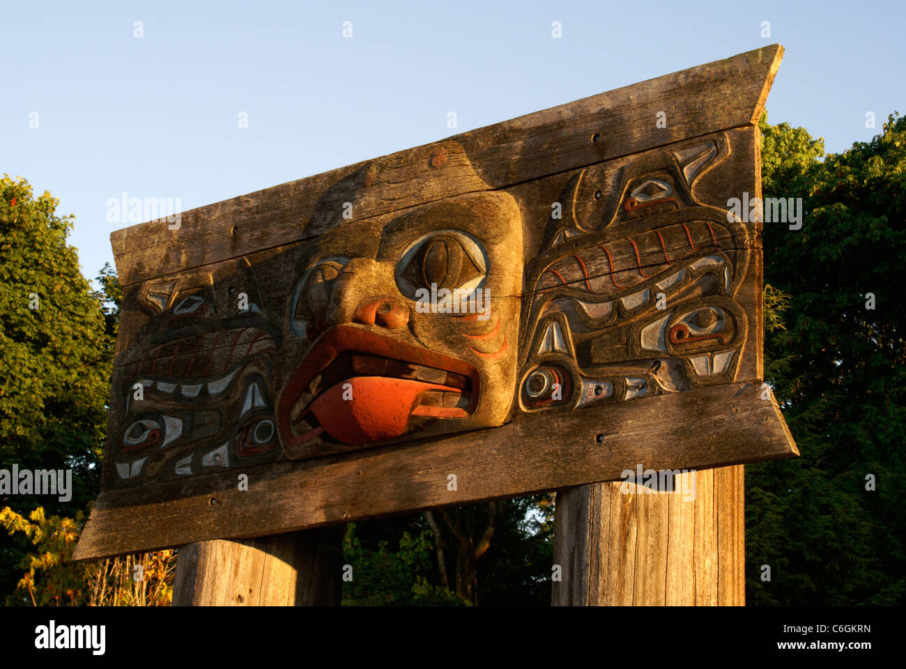 Haida-Leichenhalle-Board schnitzen, Museum of Anthropology (MOA), Vancouver, Britisch-Kolumbien, Kanada. Stockfoto