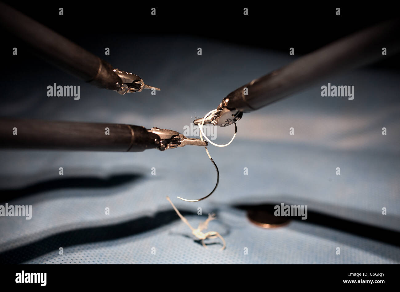 Detail-Aufnahme des Roboterhände der da Vinci Roboter-Chirurgie Maschine. Stockfoto