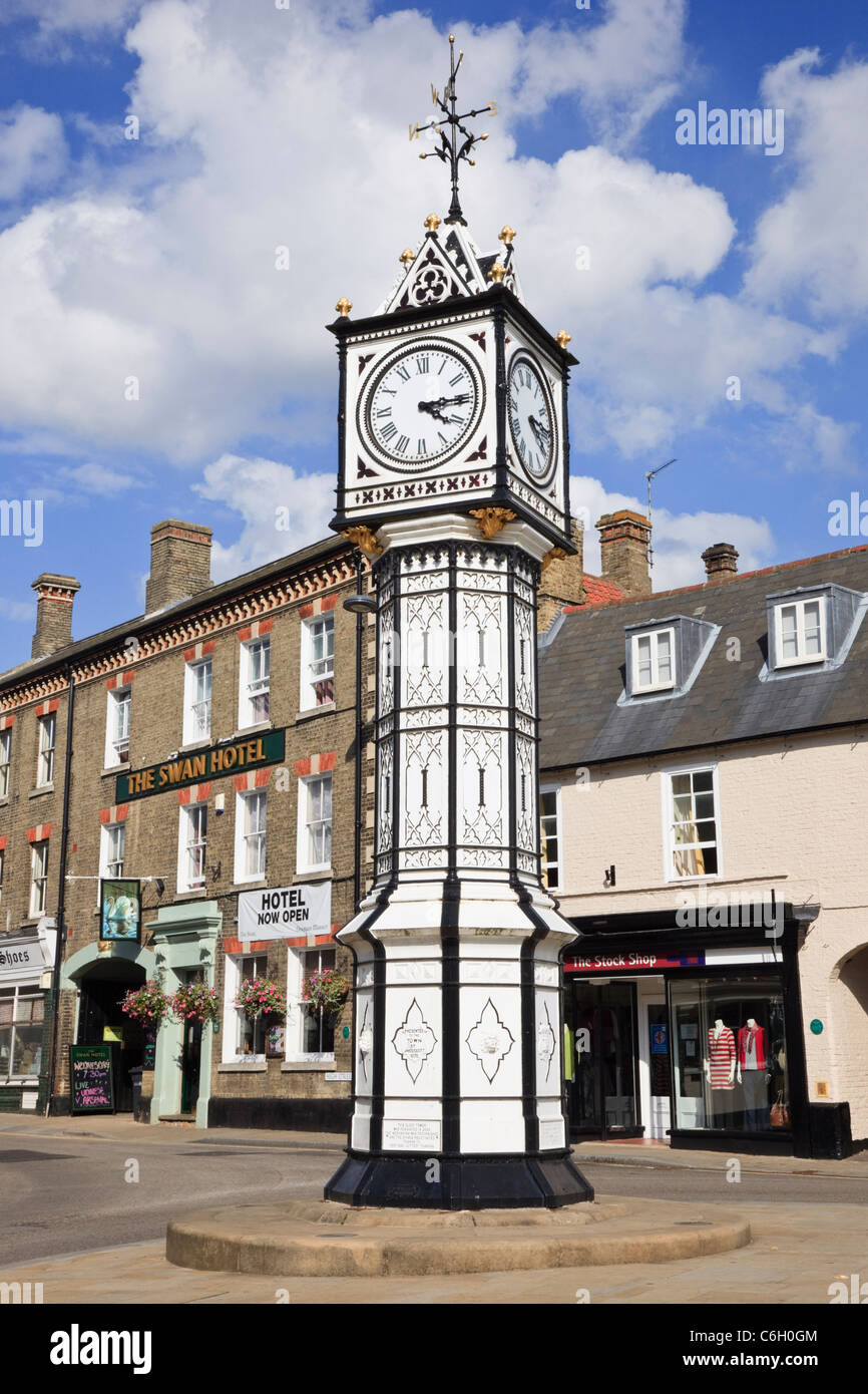 Reich verzierte alte Uhr von James Scott 1878 in den Stadtplatz. Downham Market, Norfolk, England, Großbritannien, Großbritannien. Stockfoto