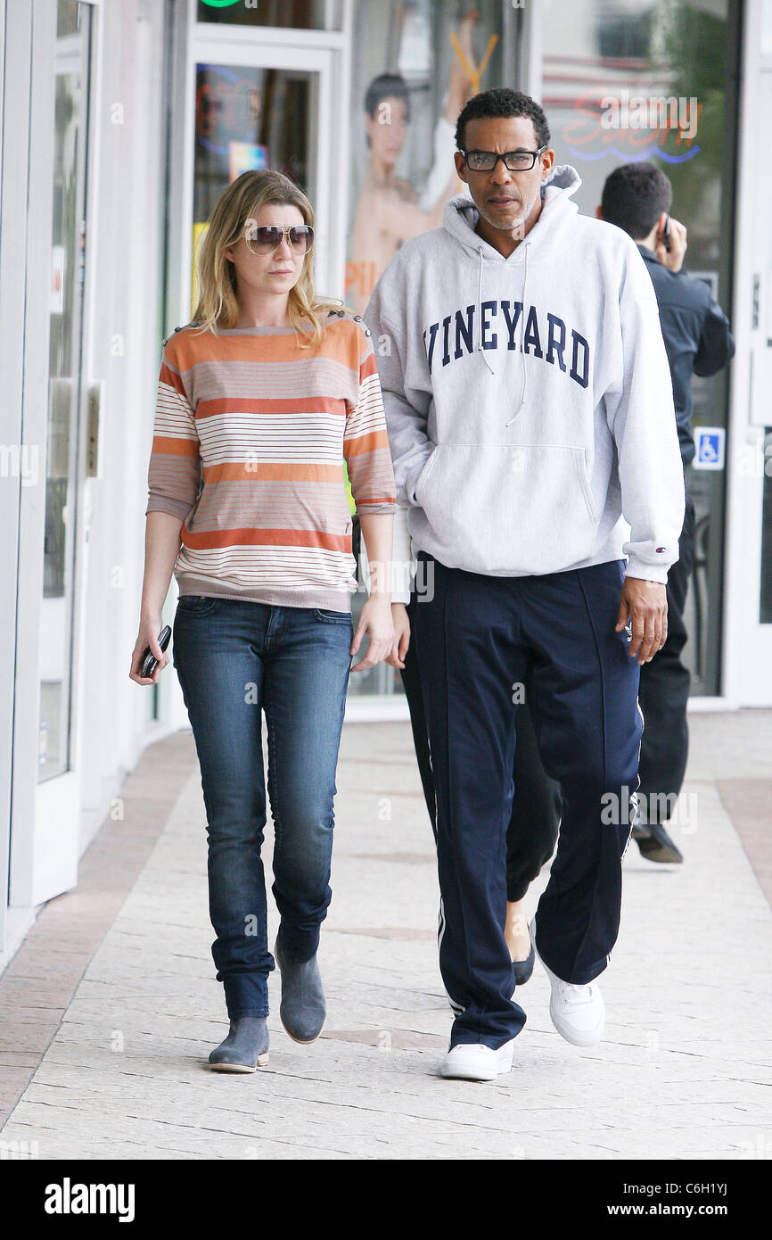 Greys Anatomy Star Ellen Pompeo Und Ehemann Christopher Ivery Uberschrift Sushi Park In West Hollywood Los Angeles Kalifornien Stockfotografie Alamy