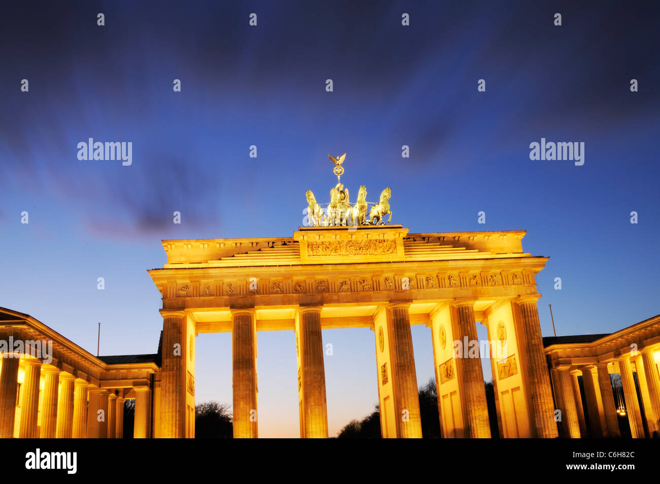 Das Brandenburger Tor bei Nacht, Berlin, Deutschland Stockfoto