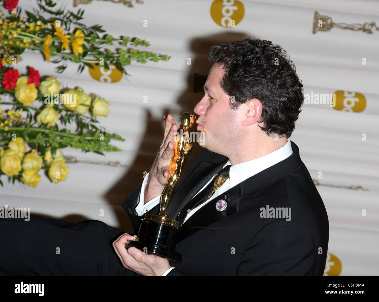 Michael Giacchino feiert seinen Oscar für Leistungen im Bereich Music (Original Score) für 'Up' der 82. Oscar-Verleihung Stockfoto