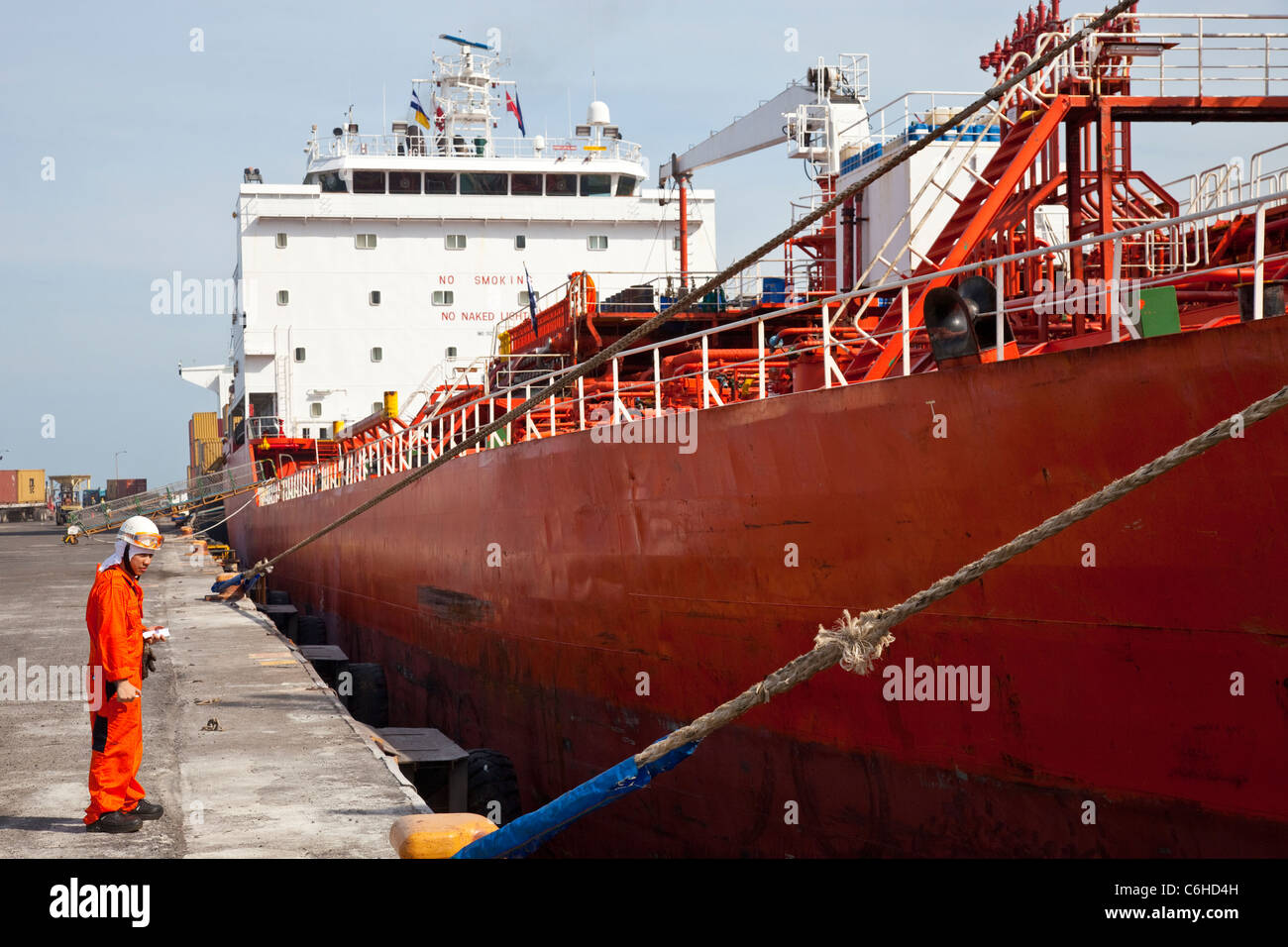 Ethanol-Tanker Schiff "Bright World" am Hafen in San Salvador, El Salvador Stockfoto