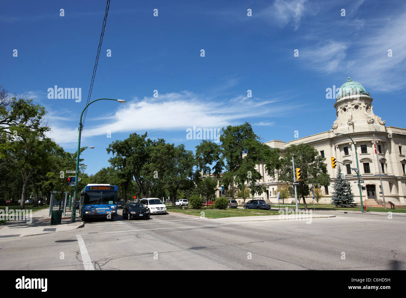 Broadway und dem Justizpalast Gebäude Winnipeg Manitoba Kanada Stockfoto