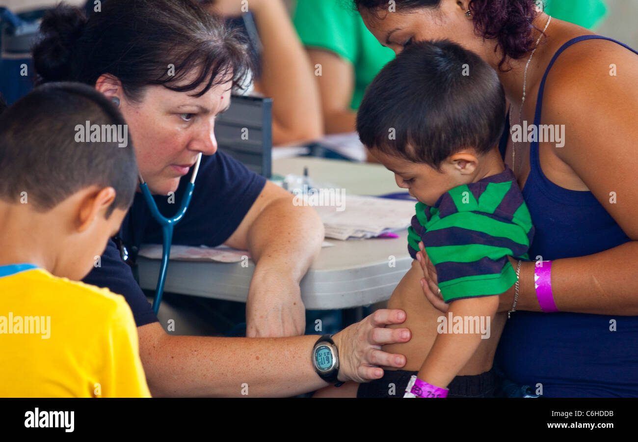 Medizinische Beratung durch das Lazarettschiff USNS Comfort, San Salvador, El Salvador Stockfoto