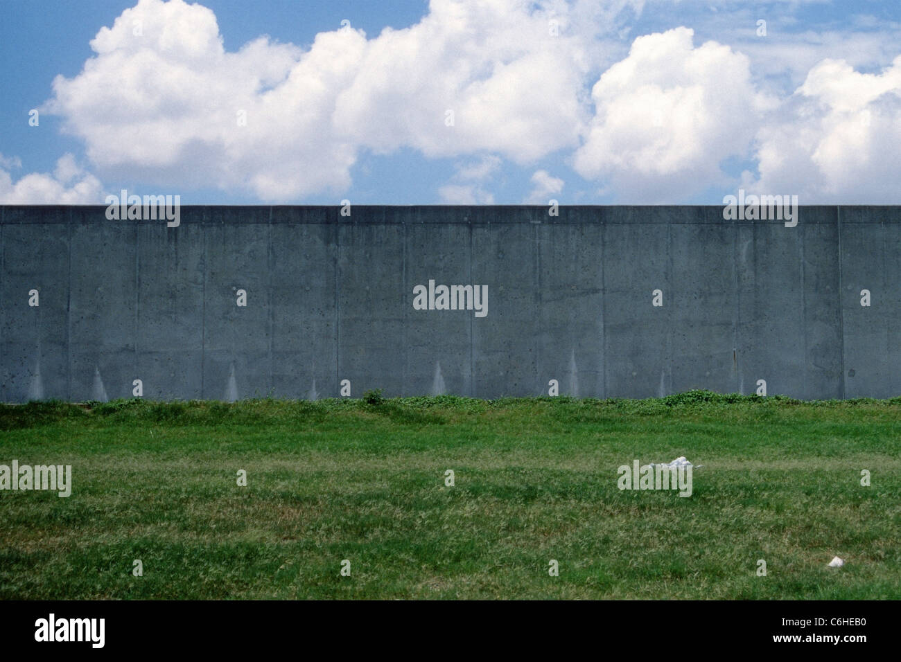 Levee Wand in New Orleans' Lower Ninth Ward. Stockfoto