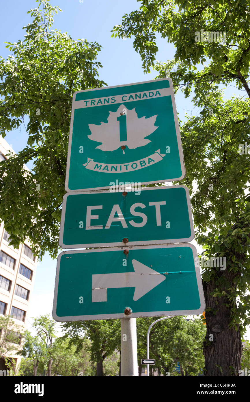 Wegweiser für Trans Canada Route 1 Ost durch Manitoba Winnipeg Manitoba Kanada Stockfoto