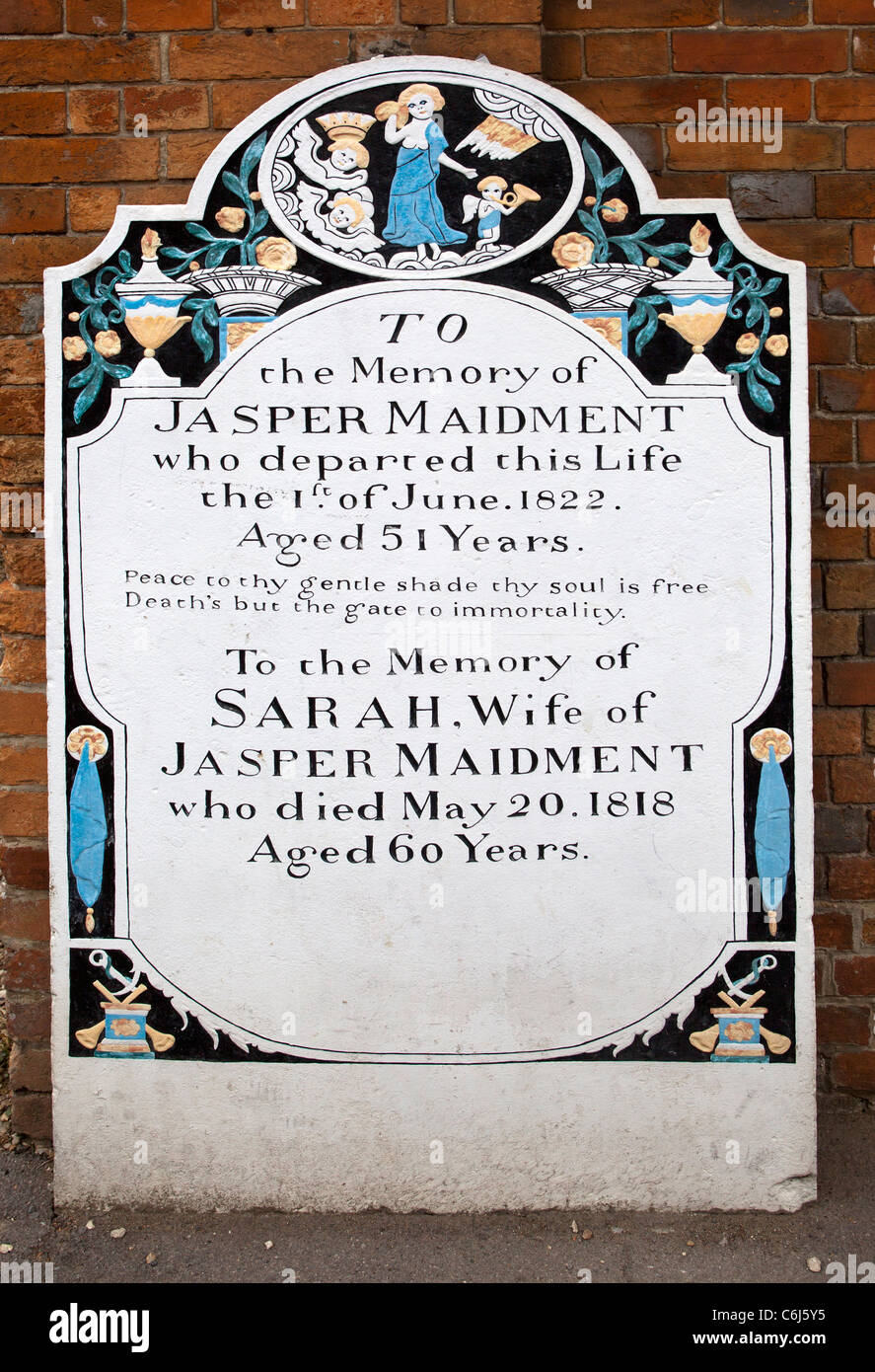 Lloyds Steinmetze Museum außerhalb der Post an großes Bedwyn Stockfoto