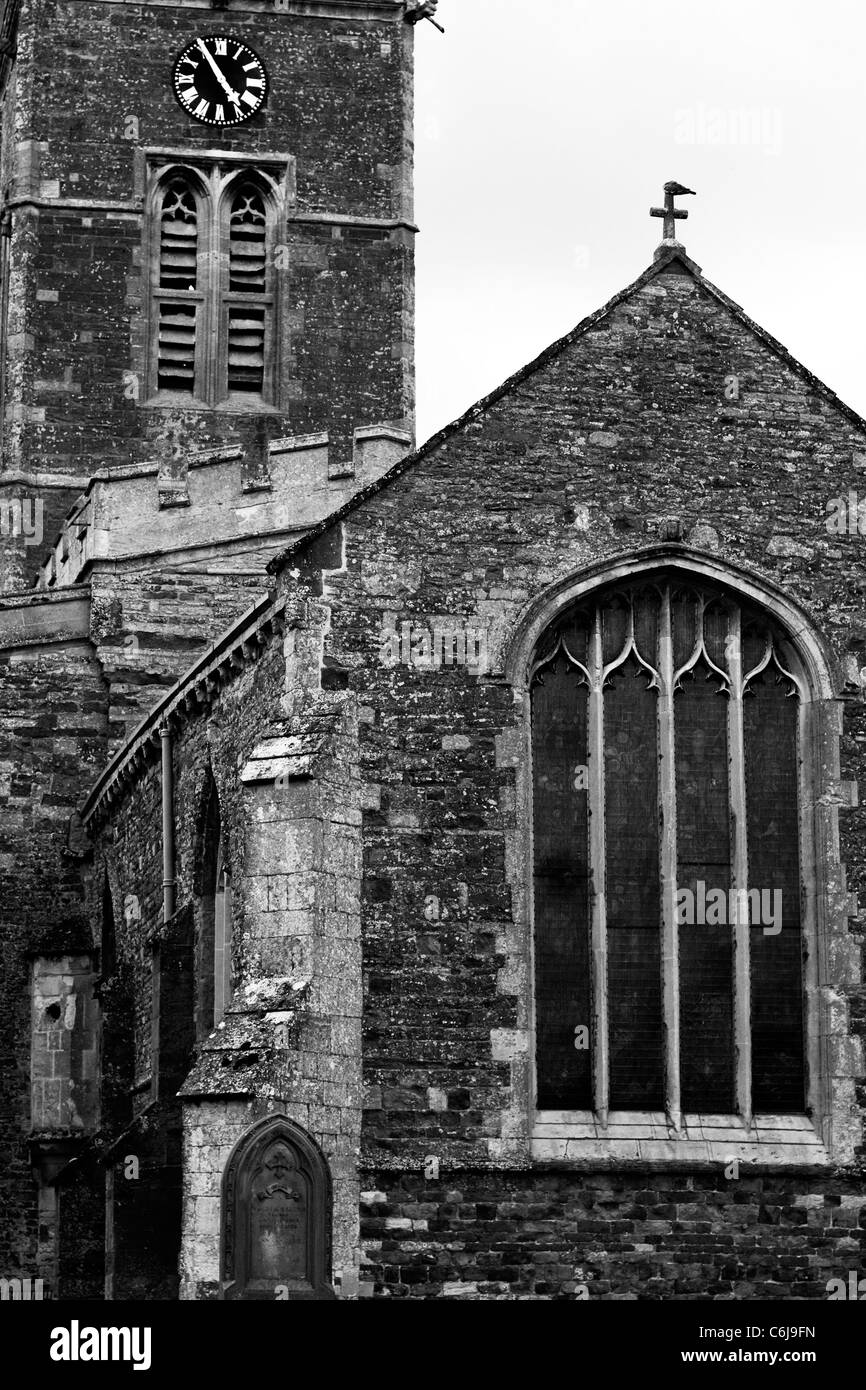 Anglikanische Kirche Pfarrkirche der Heiligen Peter und Paul Könige Sutton Black And White Stockfoto