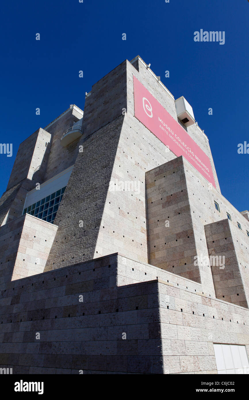 Die Fassade des Museu Coleccao Berardo (Berardo Museum) beherbergt moderne und zeitgenössische Kunst in Lissabon, Portugal. Stockfoto