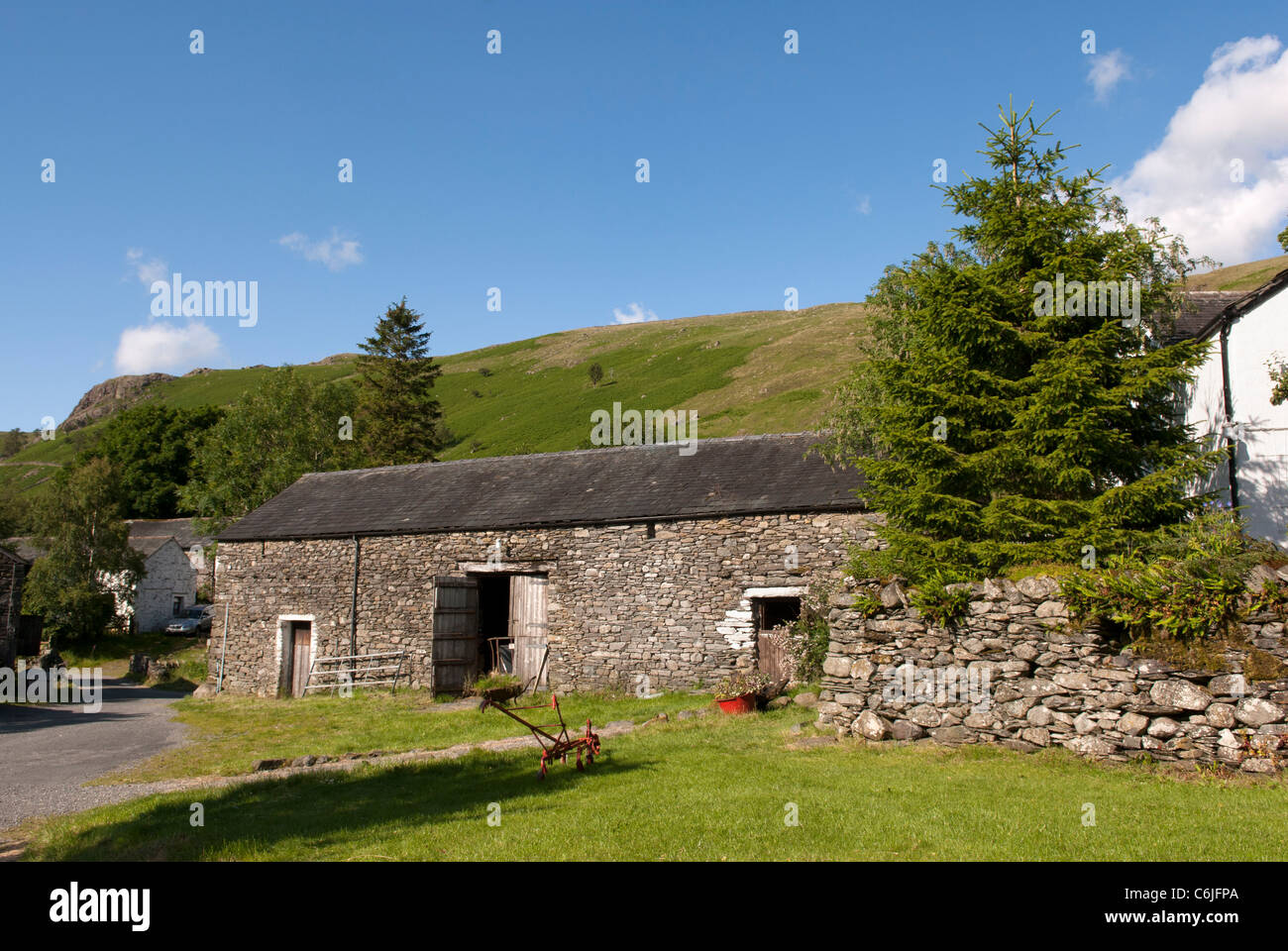 Traditionelle Scheune, Watendlath, Nationalpark Lake District, Cumbria, England. Stockfoto