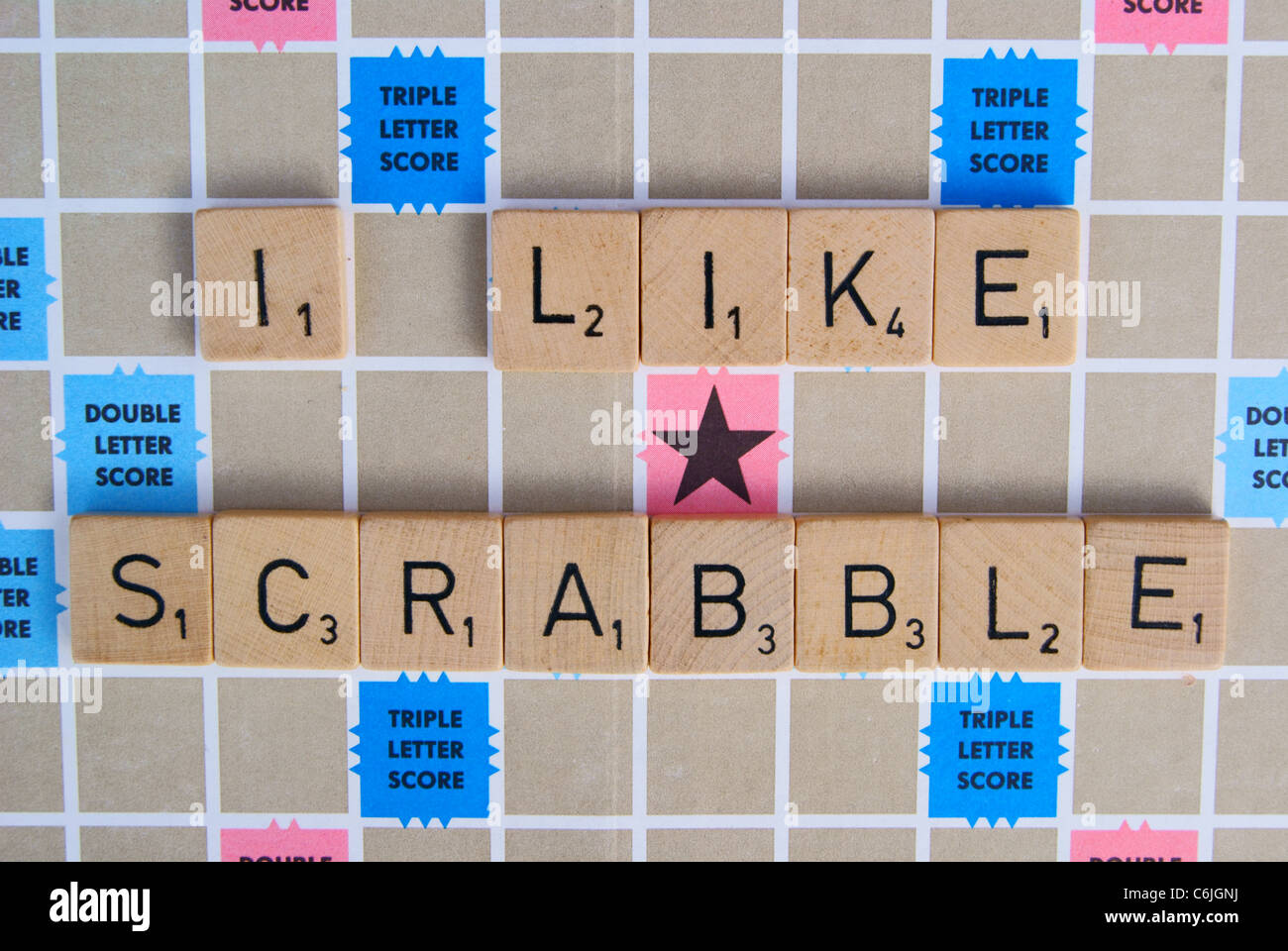 Ich mag Scrabble, geschrieben von scrabble Buchstaben Stockfoto