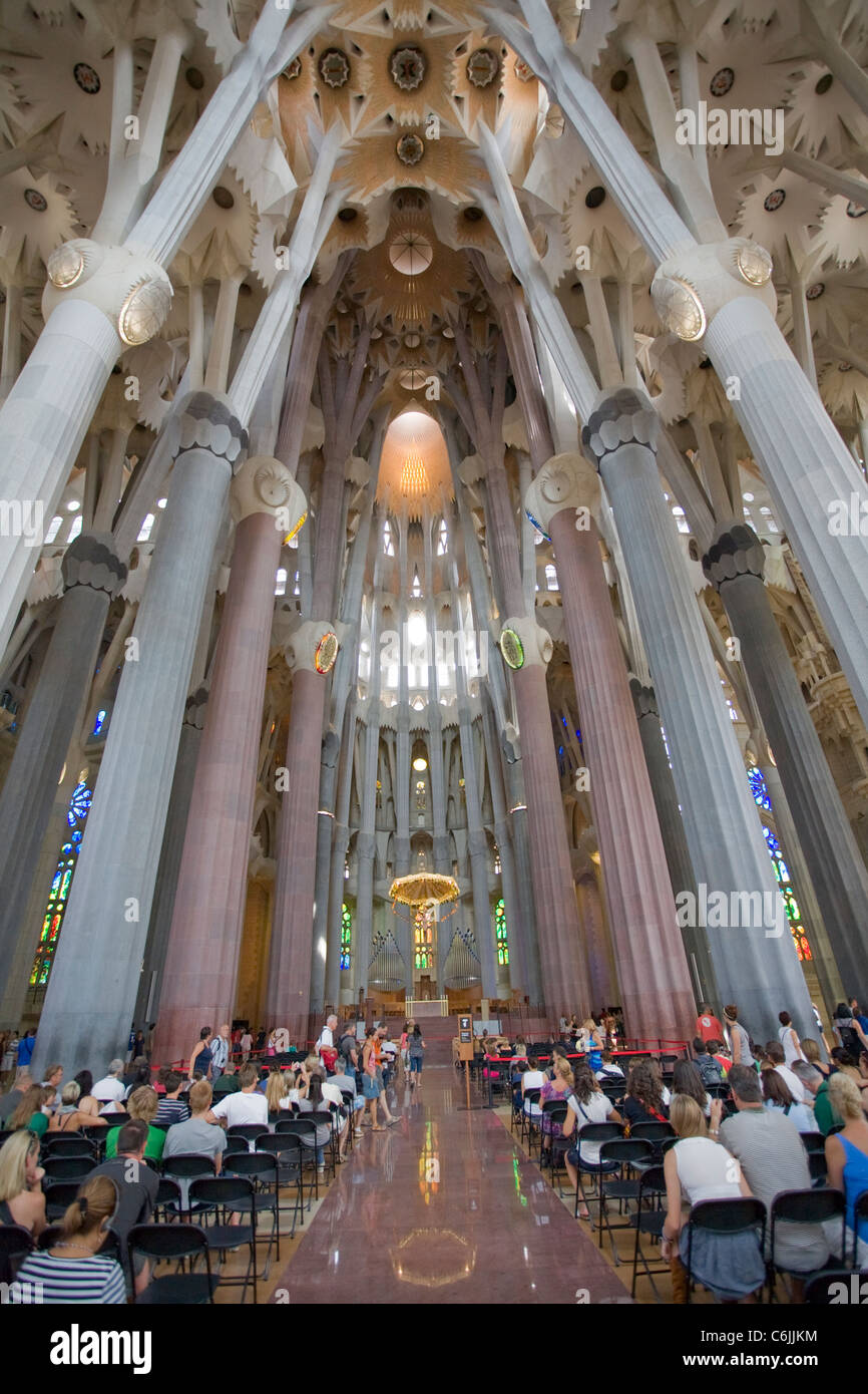 Innenraum der Kathedrale Sagrada Familia, Barcelona, Katalonien, Spanien Stockfoto