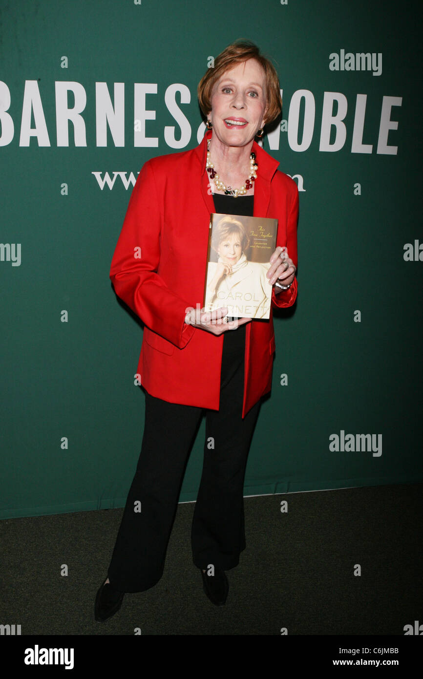 Carol Burnett fördert "This Time Together: lachen und Reflexion" bei Barnes & Noble Union Square New York City, USA - Stockfoto