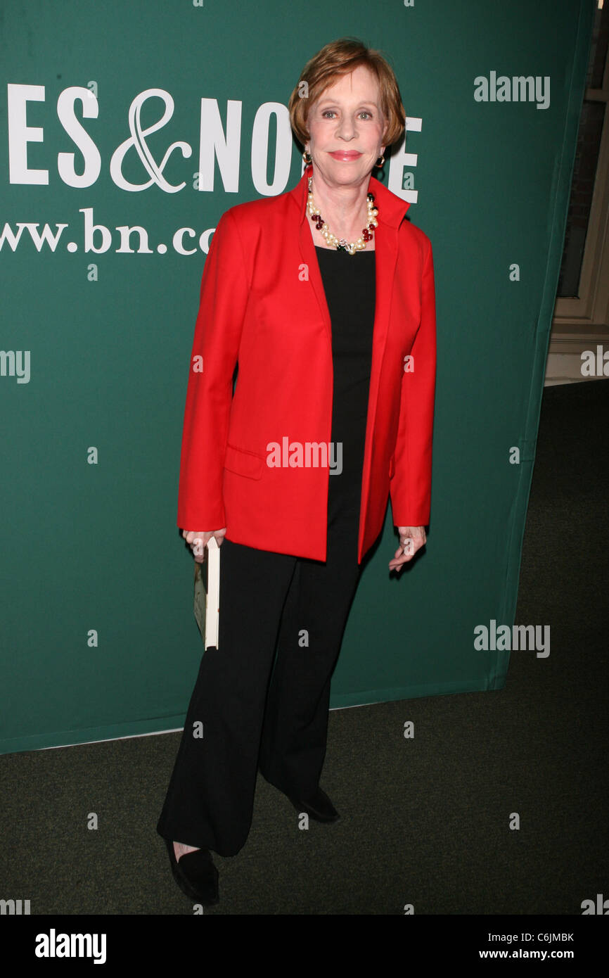 Carol Burnett fördert "This Time Together: lachen und Reflexion" bei Barnes & Noble Union Square New York City, USA - Stockfoto