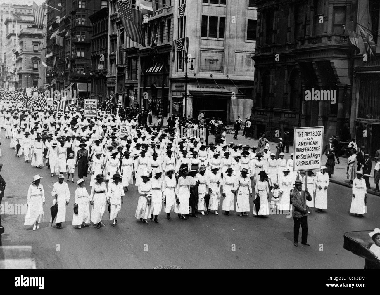 Stiller Protest-Parade in New York City gegen die East St. Louis Unruhen, 1917 Stockfoto