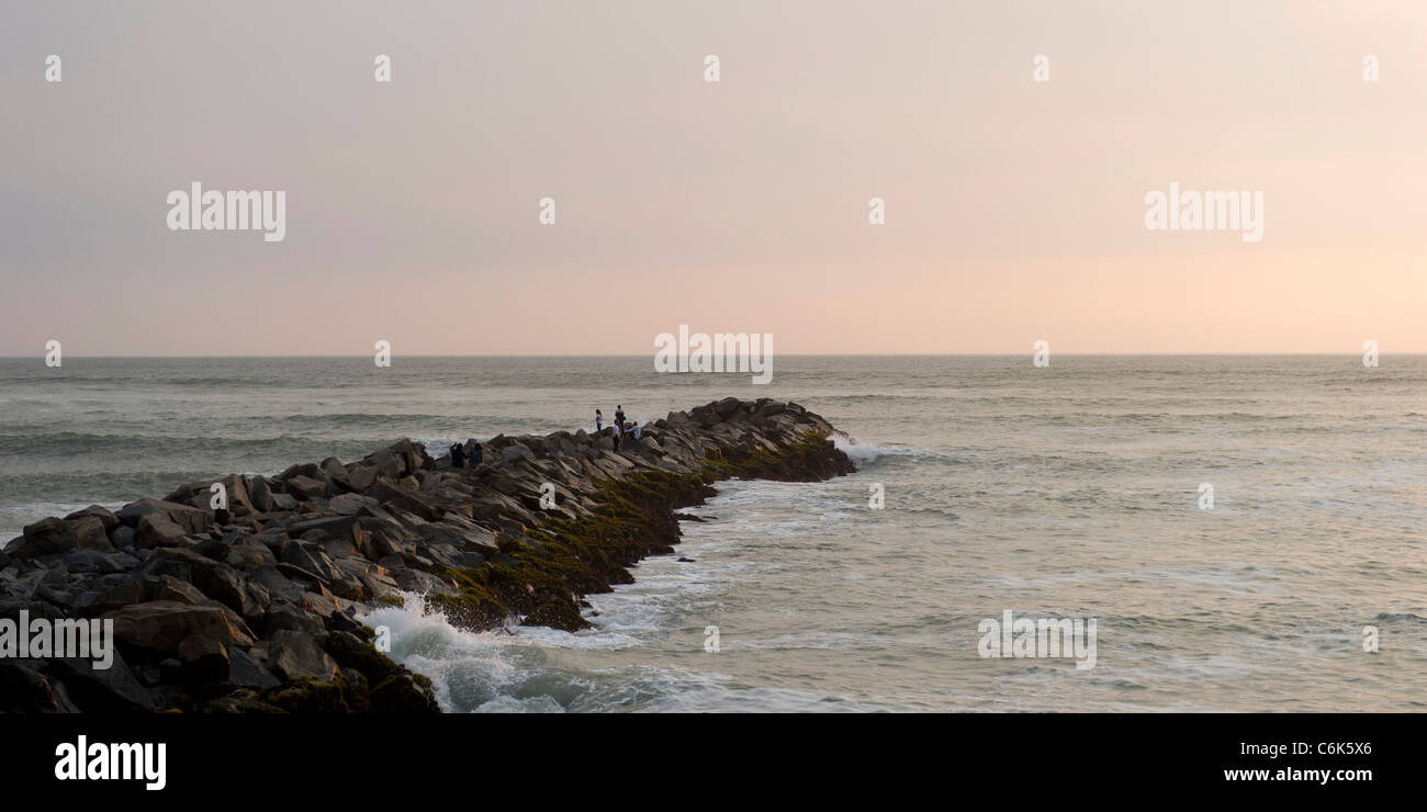 Steg am Ozean, Miraflores District, Provinz Lima, Peru Stockfoto
