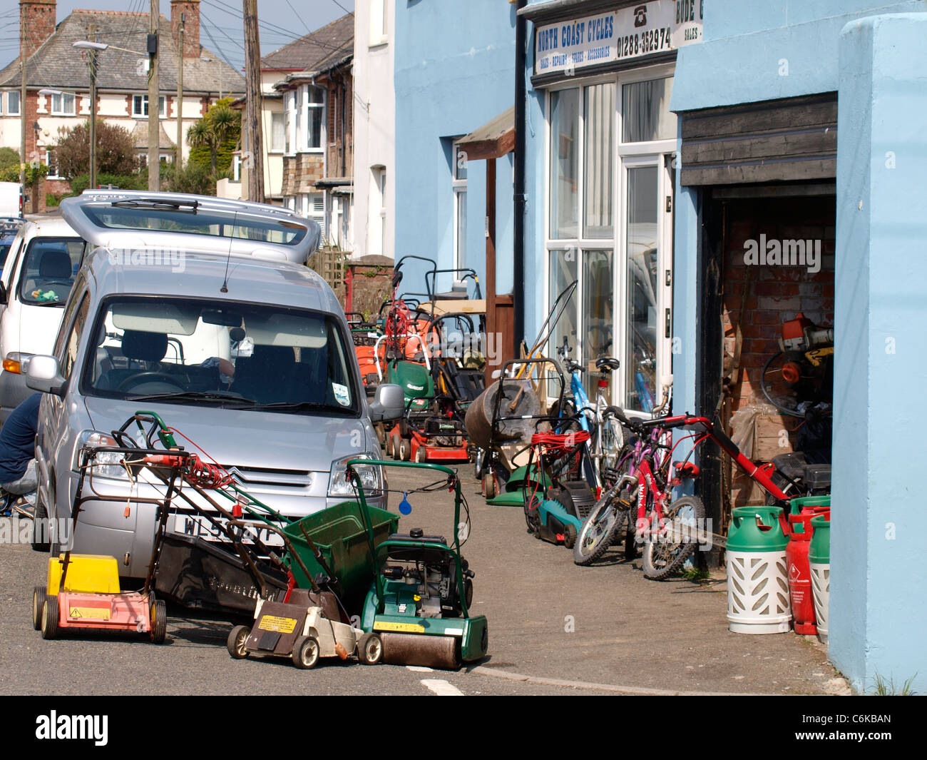 Gartenmaschinen Reparaturen und Verkauf, Bude, Cornwall, UK Stockfoto