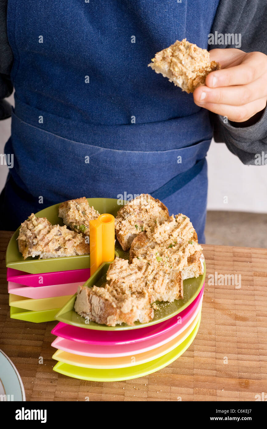 Elie Ei und Sardine öffnen konfrontiert sandwiches Stockfoto