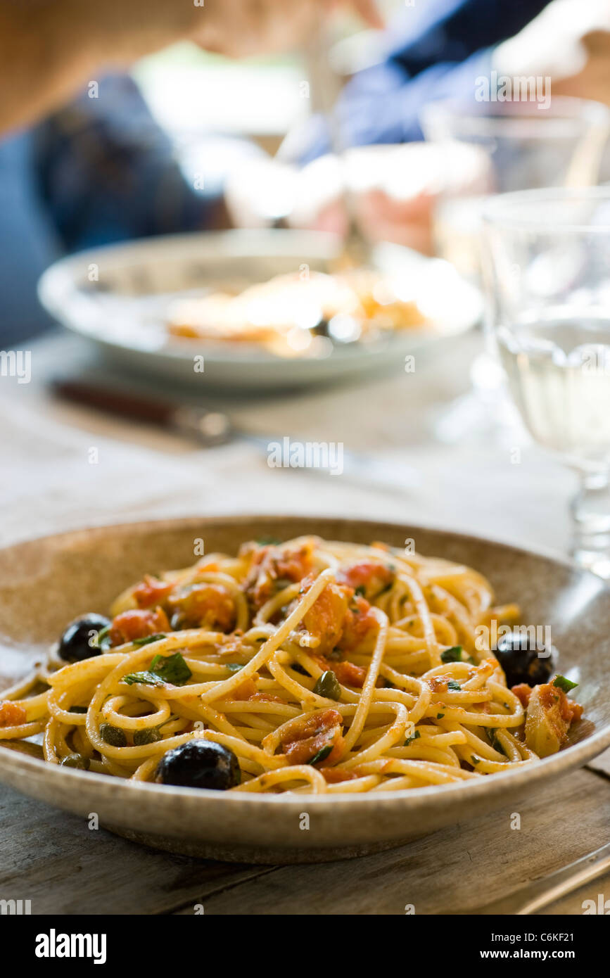 Spaghetti Alla puttanesca Stockfoto