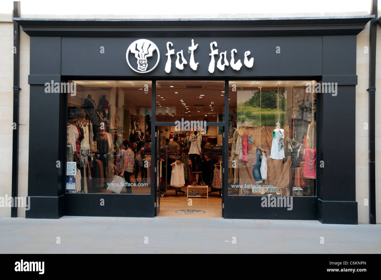 Die Fat Face Kleidung speichern auf Green Street, Bath, Somerset, UK. Stockfoto