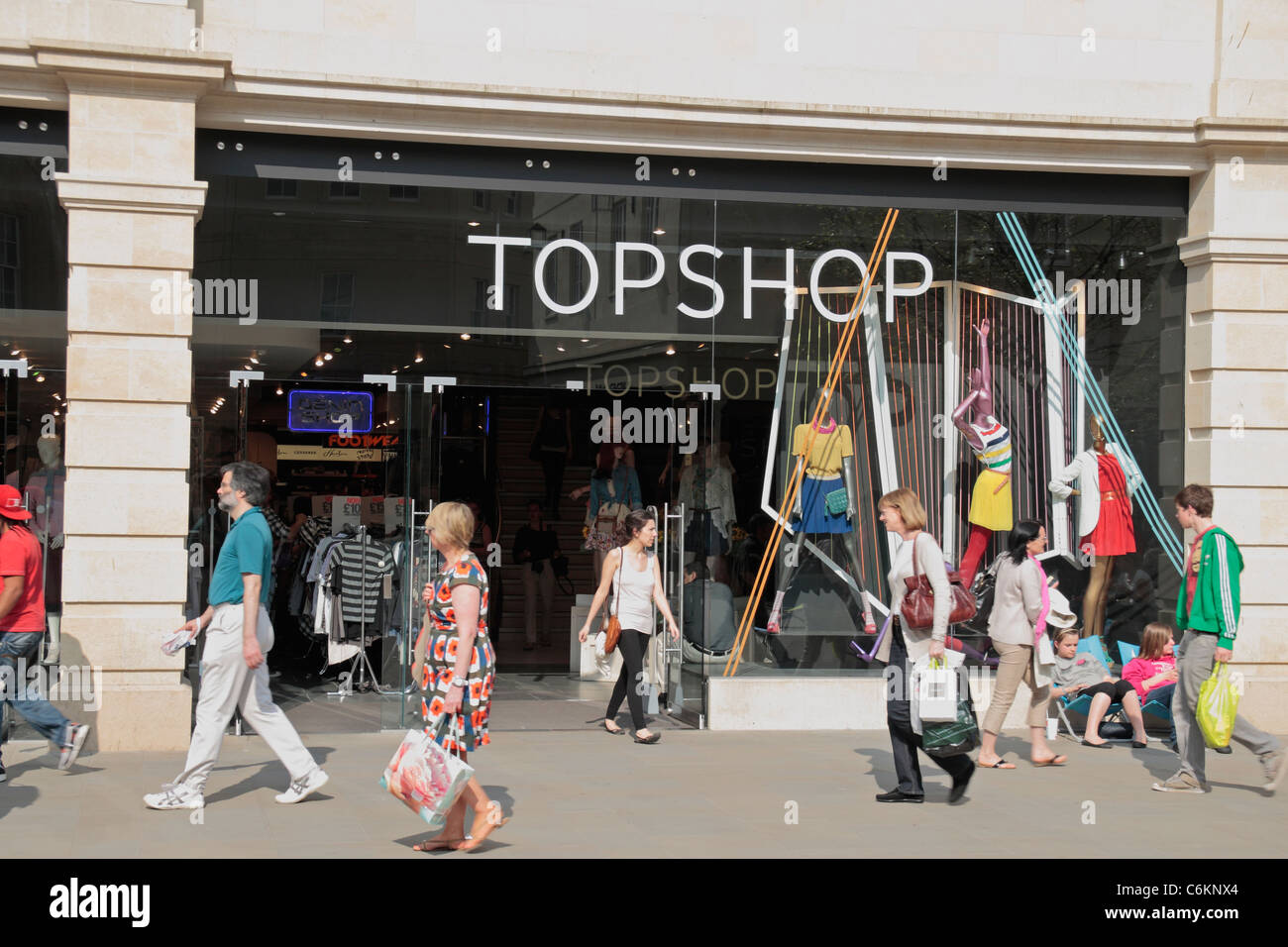 Die Ladenfront des Topshop Kleidung Store, SouthGate Bad Einkaufszentrum, Bath, Großbritannien Stockfoto
