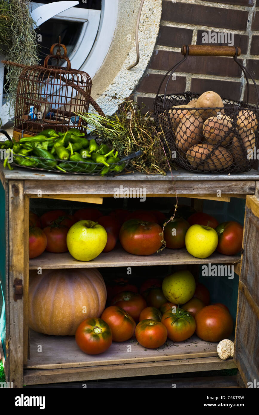 Lagerschrank für frisches Obst und Gemüse Stockfoto