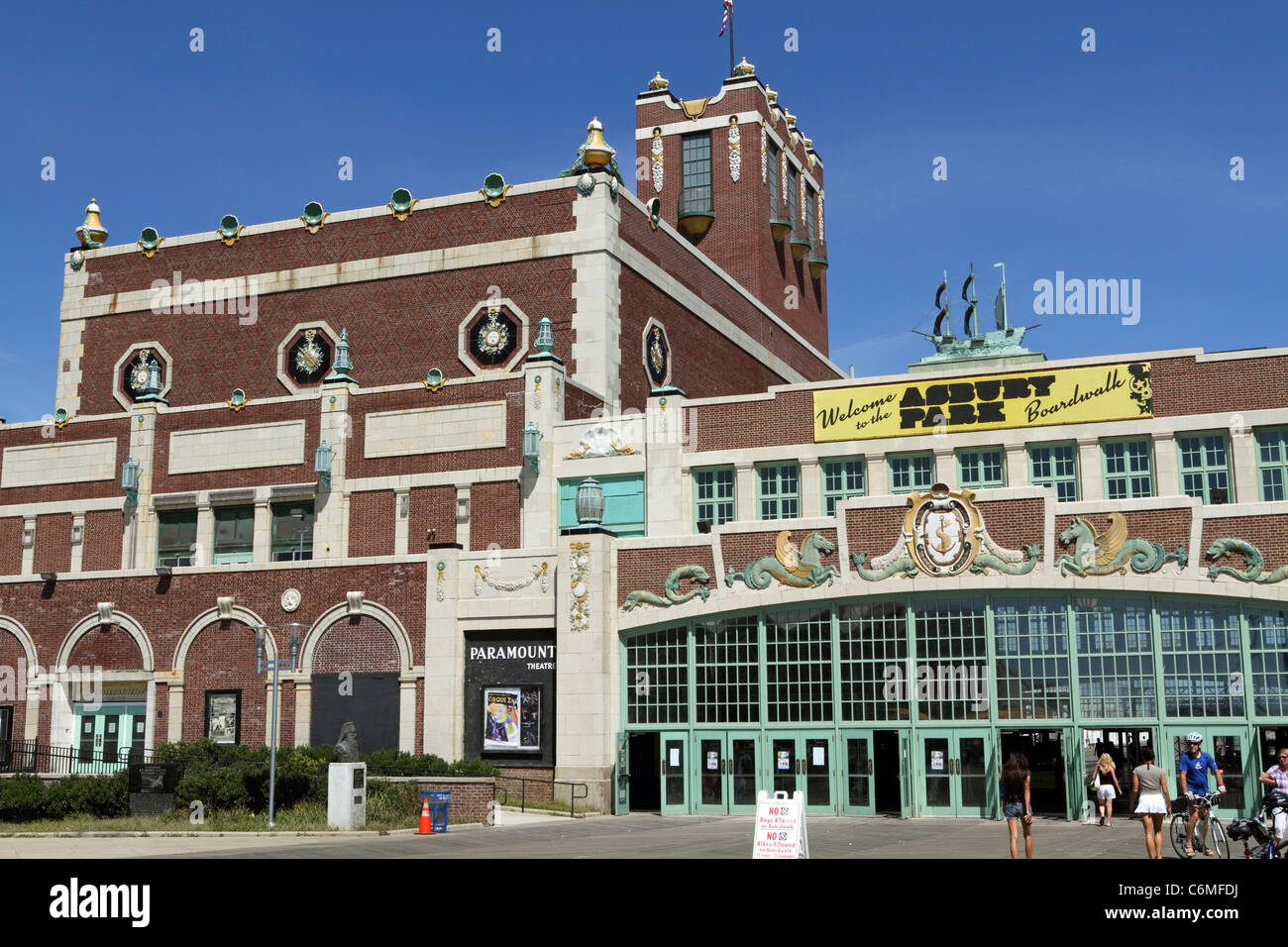 Asbury Park Convention Hall auf der Promenade in der Küste Stadt Asbury Park, New Jersey, USA. Stockfoto
