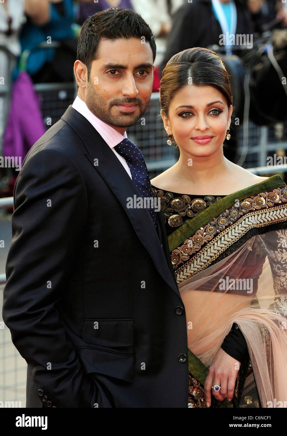 Aishwarya Rai Bachchan, Abhishek Bachchan Raavan - UK Filmpremiere bei der BFI Southbank statt-Ankünfte. London, England- Stockfoto
