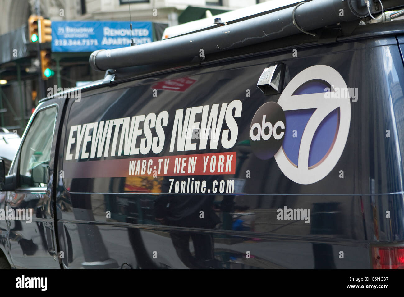 Eine ABC 7 TV-Nachrichten-Auto parkt im Bankenviertel von New York, NY, Donnerstag, 4. August 2011. Stockfoto