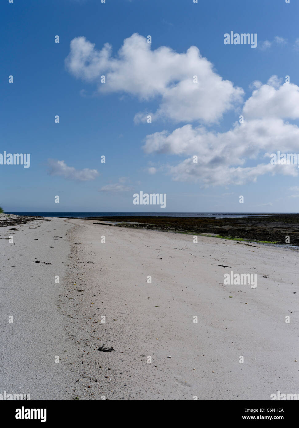 dh South Wick PAPA WESTRAY ORKNEY Weißer Sandstrand abgelegen niemand blauer Himmel ruhiges Sandwasser leere Inseln Strände schottland Insel abgelegen Stockfoto