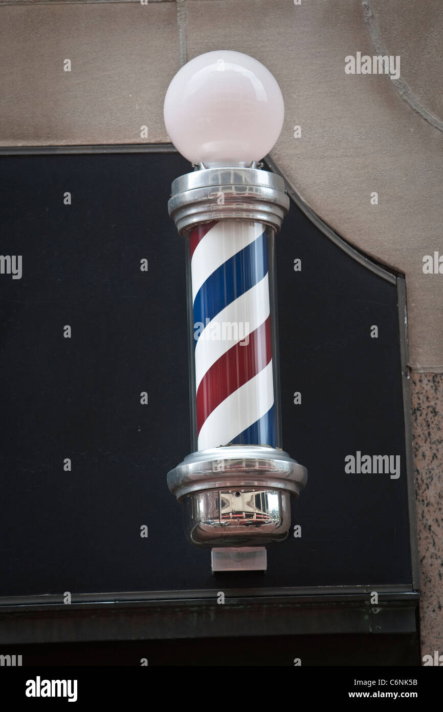 Barber Shop Zeichen ist in Hartford, Connecticut, Samstag, 6. August 2011 abgebildet. Stockfoto