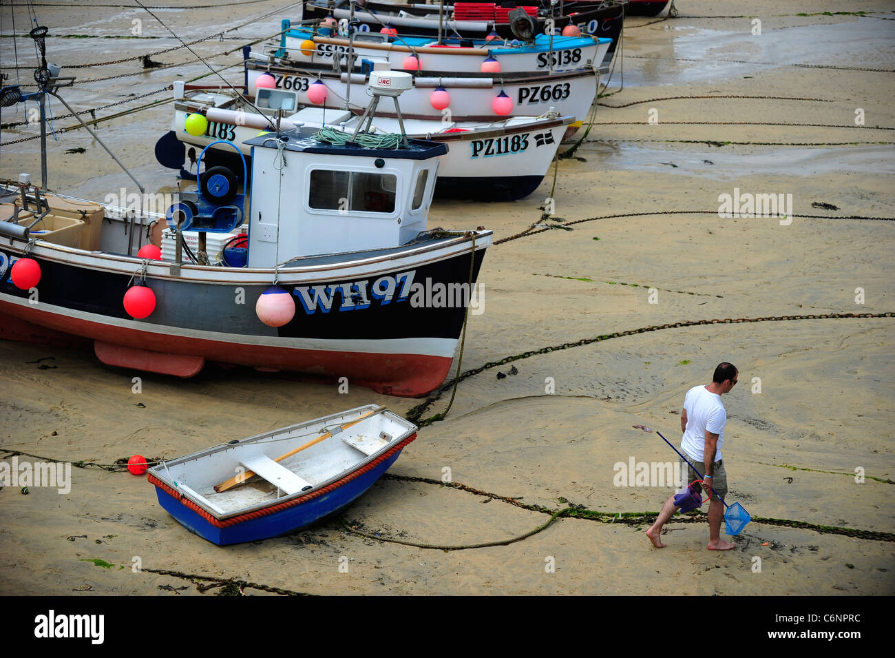 Angelboote/Fischerboote im Hafen in den Urlaub St. Ives, Cornwall. Stockfoto