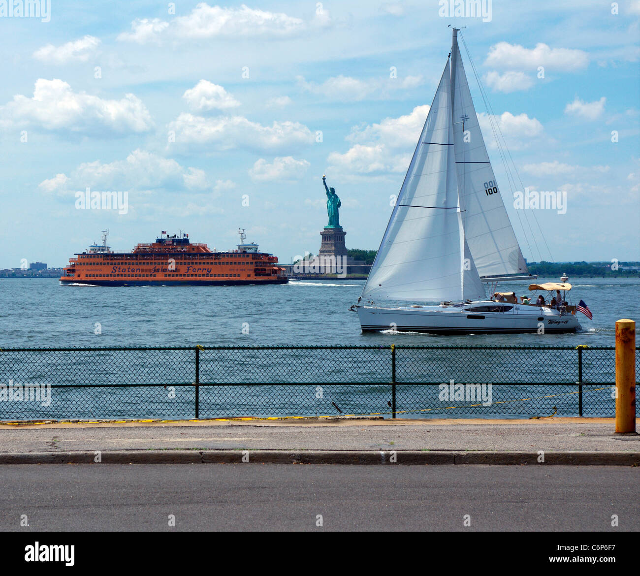 Spaß und Freizeit-Website sehende Aktivitäten im Hafen von New York auf Governors Island, USA Stockfoto
