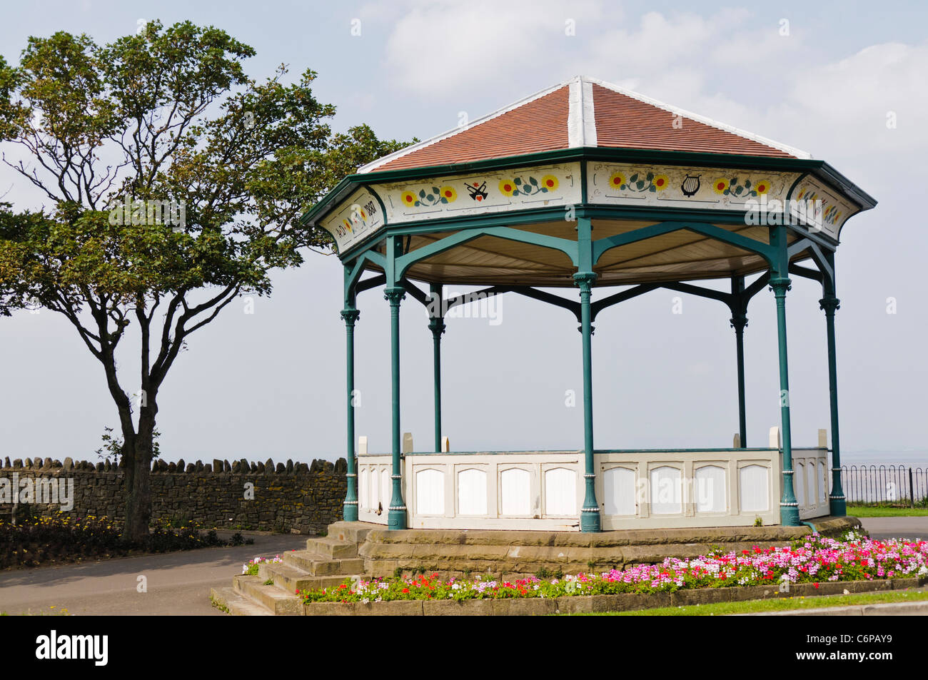 Viktorianische Gusseisen Musikpavillon auf Clevedon Promenade Stockfoto