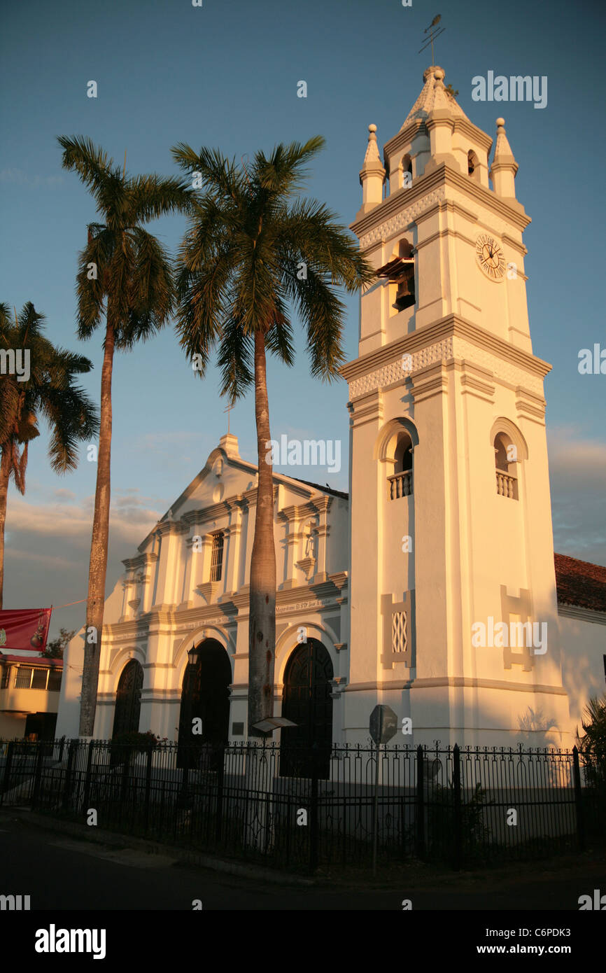 Ansichten der Kirche Saint Atanasio, Villa de Los Santos, Los Santos