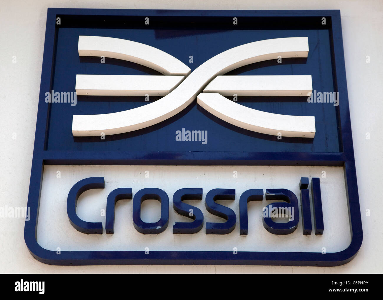 Crossrail Zeichen & Logo, London Stockfoto