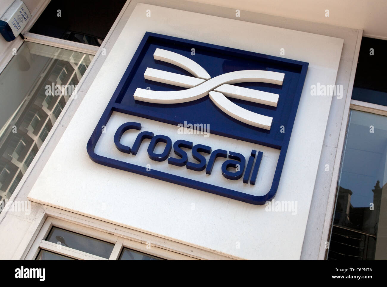 Crossrail Zeichen & Logo, London Stockfoto