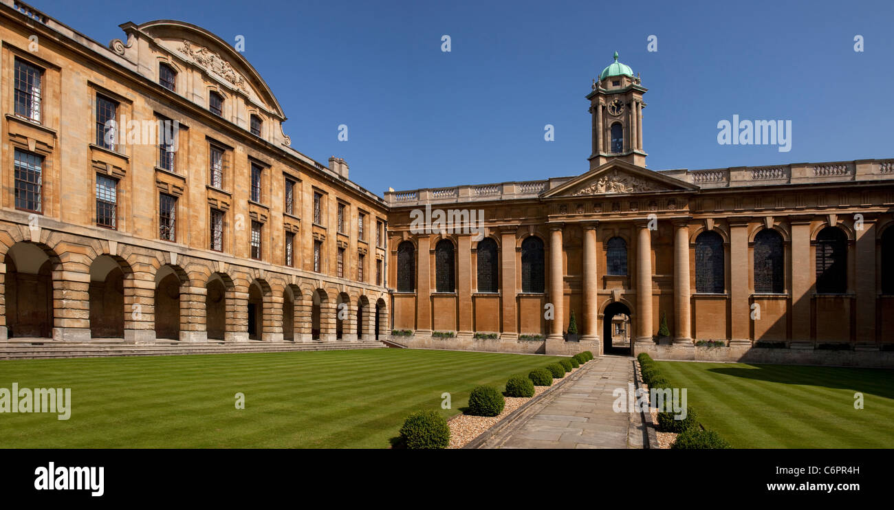 Vorderen Quad und Hauptgebäude am Queens College, Oxford, England Stockfoto