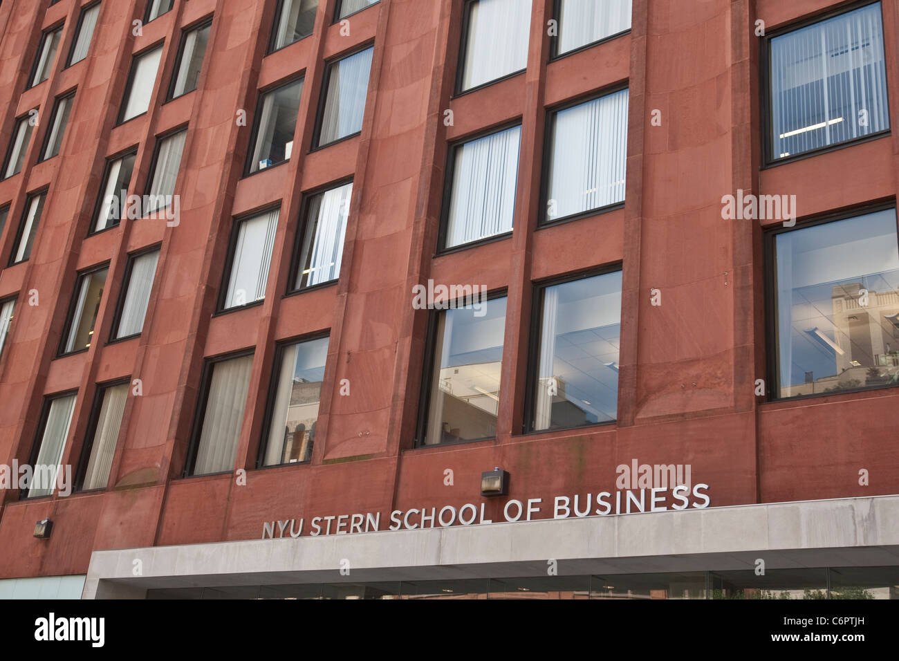 NYU Stern School of Business der New York University ist in der New Yorker Stadtteil Manhattan abgebildet. Stockfoto