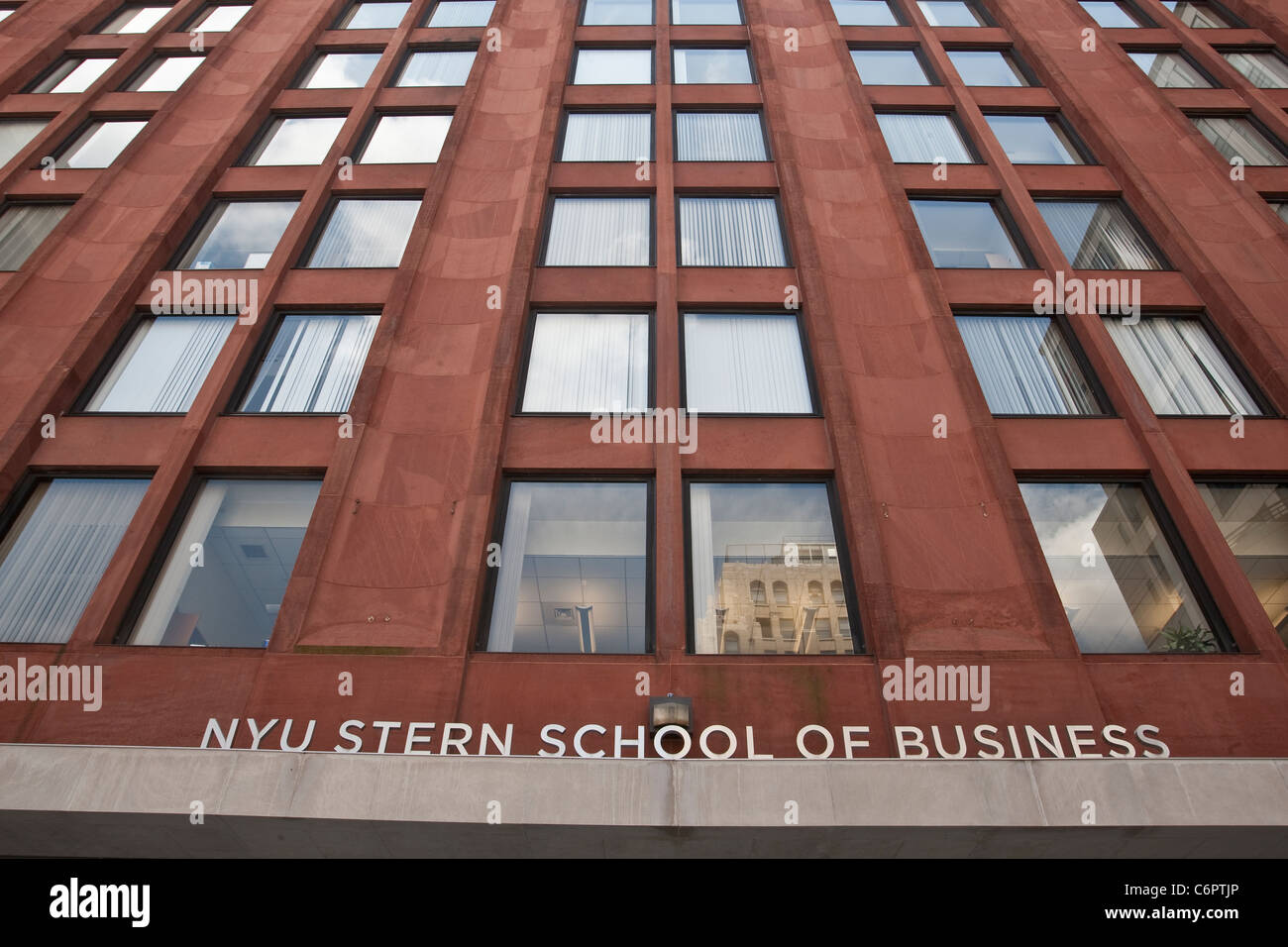 NYU Stern School of Business der New York University ist in der New Yorker Stadtteil Manhattan abgebildet. Stockfoto