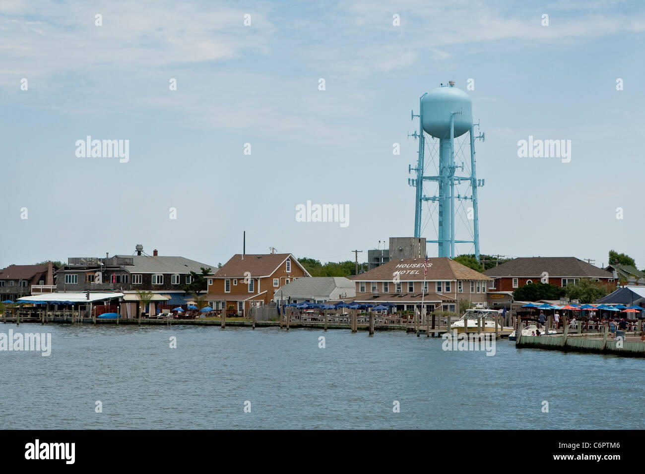 Die Stadt von Ocean Beach ist auf Fire Island im Staat New York, Mittwoch, 3. August 2011 abgebildet. Stockfoto