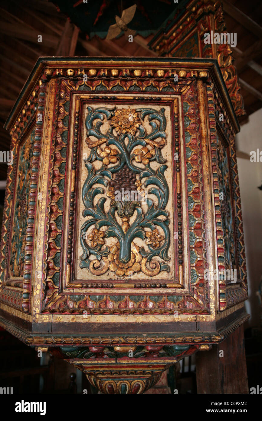 Innenansicht und Details der Kirche Santo Domingo de Guzmán in der kleinen Stadt von Parita, Herrera Provinz Panama. Stockfoto