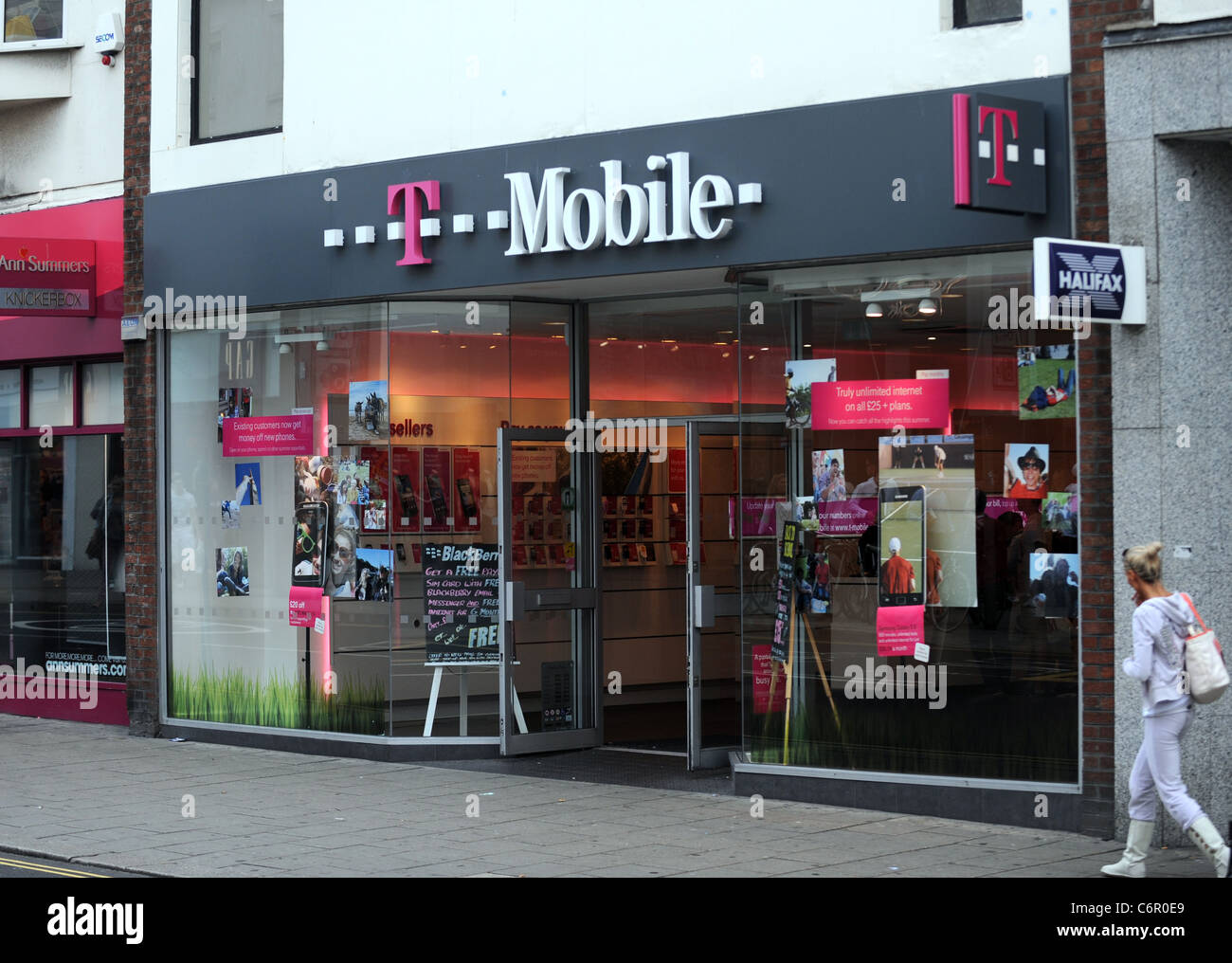 T-Mobile Mobile Phone Store in Western Road Brighton, Großbritannien Stockfoto