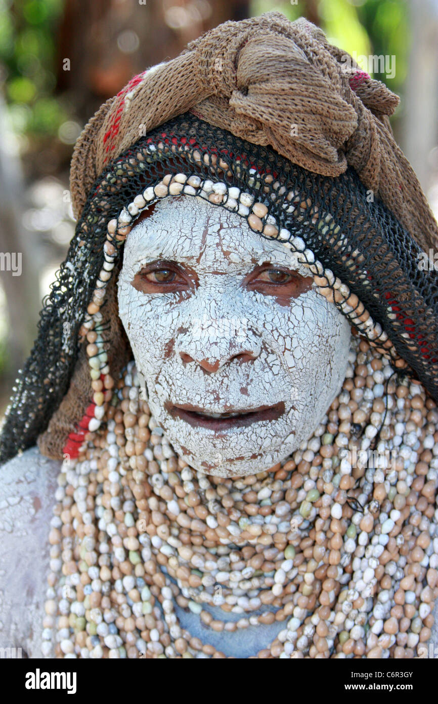 Chimbu Trauer Frau aus dem Hochland von Papua-Neu-Guinea Stockfoto