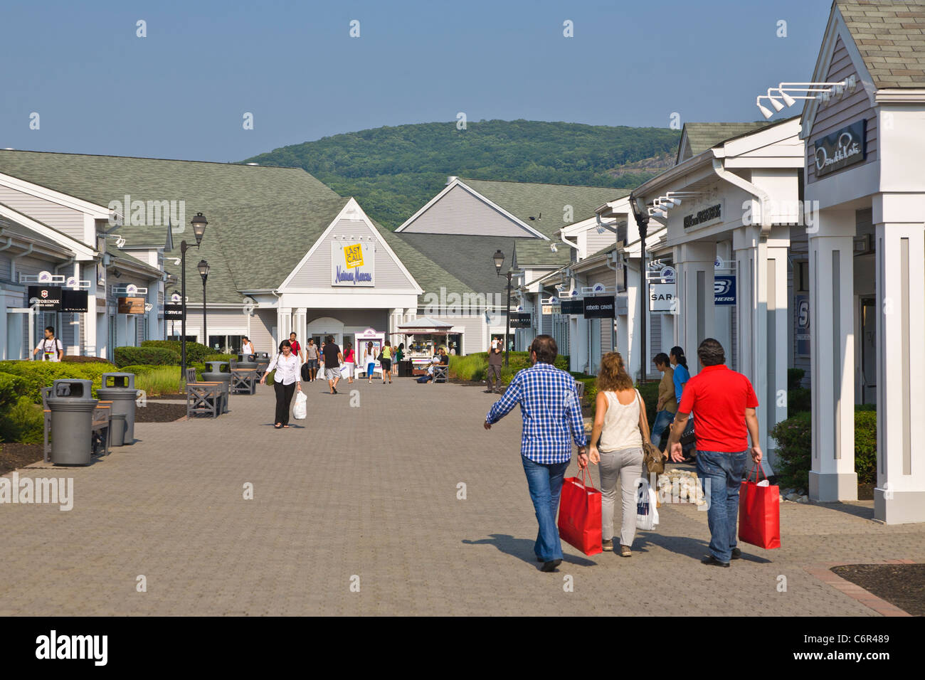 Woodbury Common Outlet Mall im Hudson Valley Stadt von Central Valley New York Stockfoto